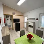 Casa Indipendente In Centro Con Corte Privata