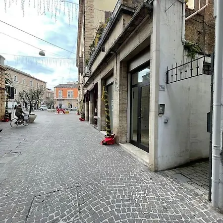 Daire Casa Indipendente In Centro Con Corte Privata San Benedetto del Tronto