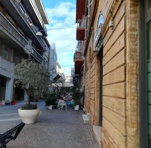 Daire Casa Indipendente In Centro Con Corte Privata