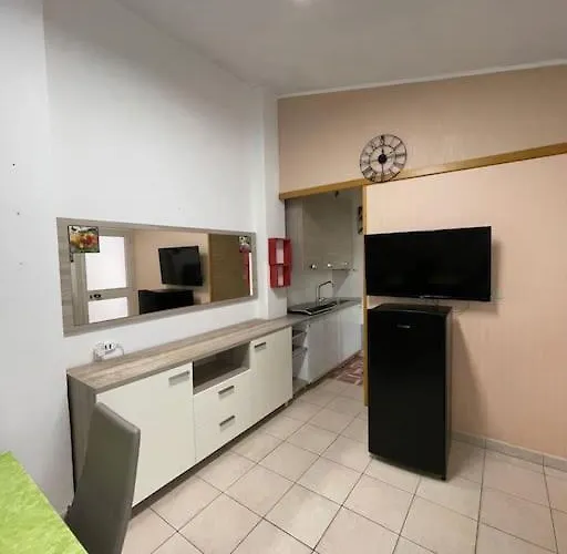 Daire Casa Indipendente In Centro Con Corte Privata