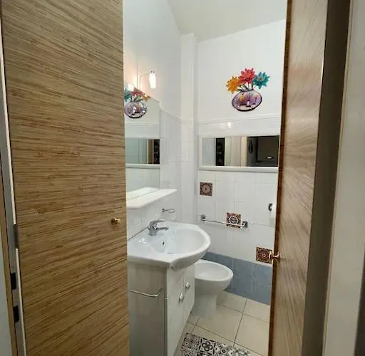 Casa Indipendente In Centro Con Corte Privata * San Benedetto del Tronto