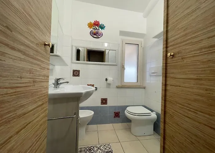 Casa Indipendente In Centro Con Corte Privata *