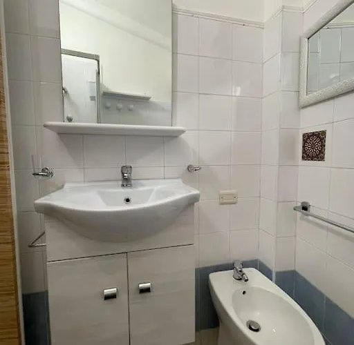 Casa Indipendente In Centro Con Corte Privata Daire