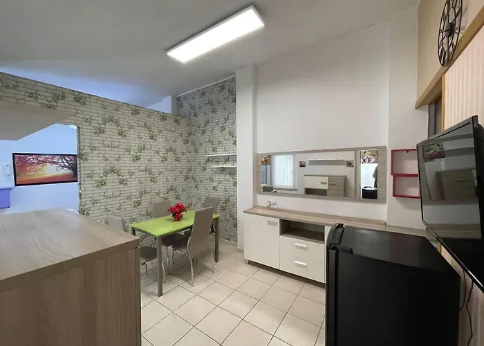 Casa Indipendente In Centro Con Corte Privata