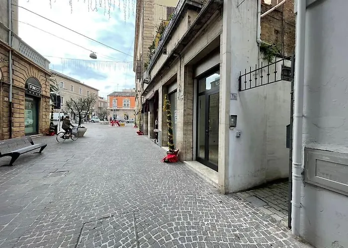 Daire Casa Indipendente In Centro Con Corte Privata San Benedetto del Tronto