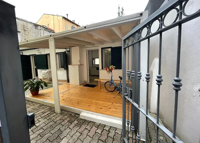 Casa Indipendente In Centro Con Corte Privata *