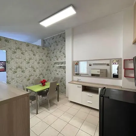 Casa Indipendente In Centro Con Corte Privata