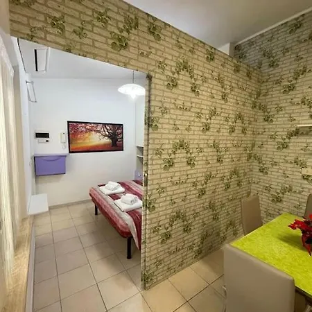 Casa Indipendente In Centro Con Corte Privata *