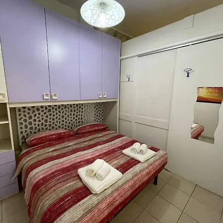 Casa Indipendente In Centro Con Corte Privata *