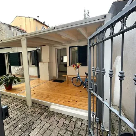 Casa Indipendente In Centro Con Corte Privata *